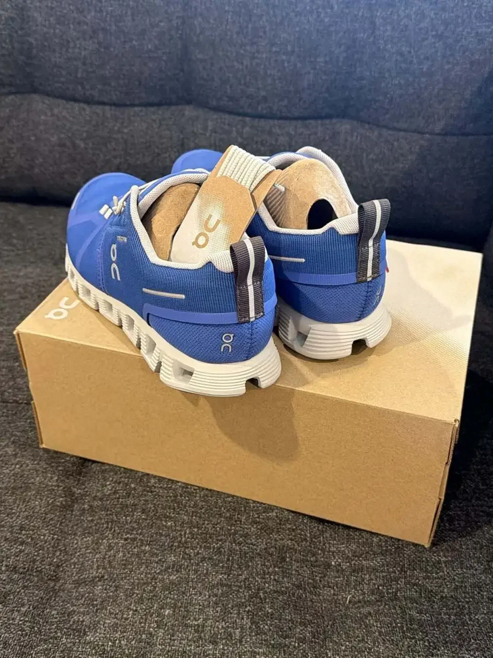 On Running Cloud 5 Waterproof Cobalt Glacier Women's Sneakers Size 6.5W